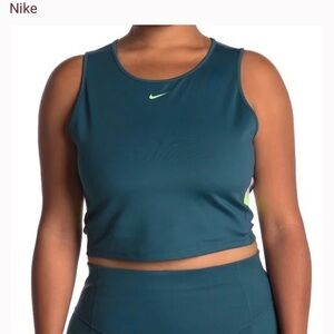 NWT Nike Tight fit crop tank top▪️size 3X